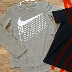 Nike girls' Gray and purple Long Sleeve Tee